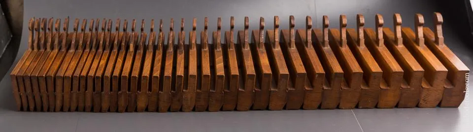 AMAZING Full Set of 36! Skewed Hollows & Rounds Moulding Planes by GRIFFITHS NORWICH circa 1803-1958 WOW - 86370U - AS OF APR 21