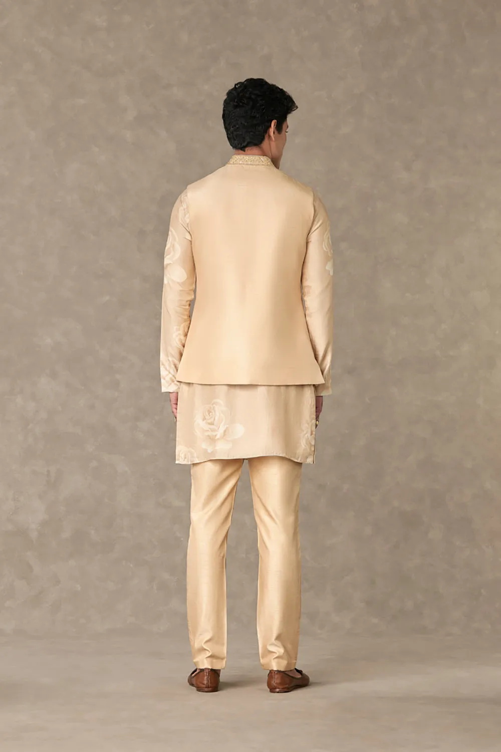 Beige 'Trikone' Bundi Set